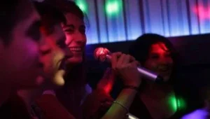 日本卡拉 OK 體驗